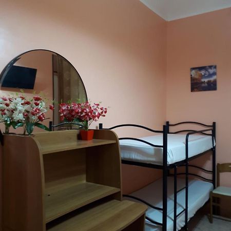 Roma Guest House Bagian luar foto
