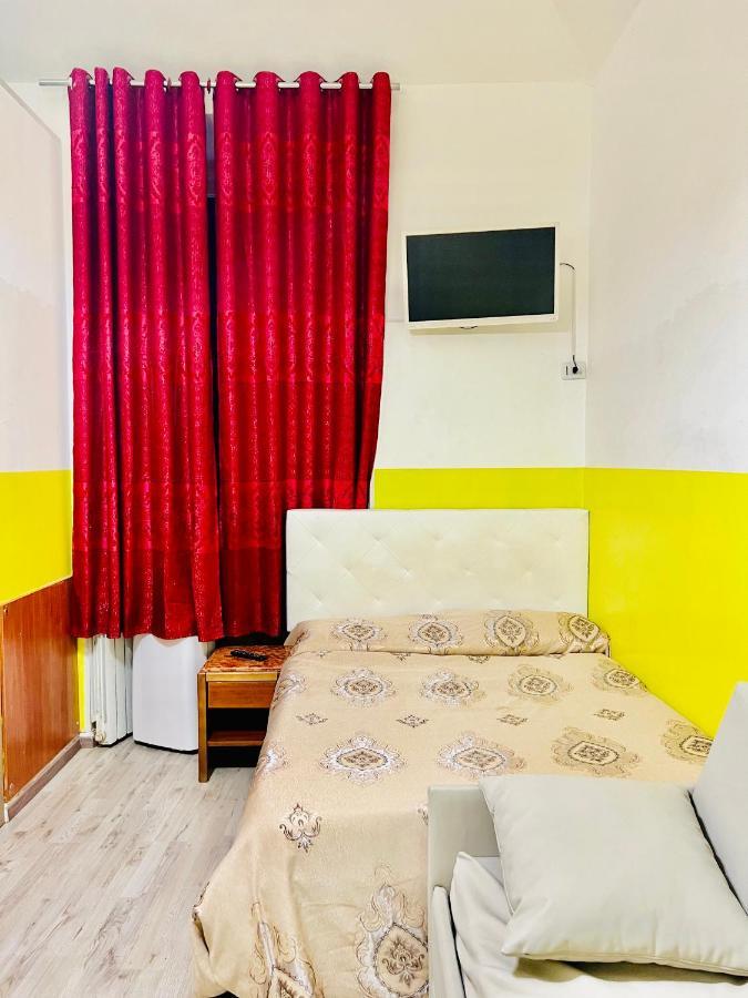 Roma Guest House Bagian luar foto