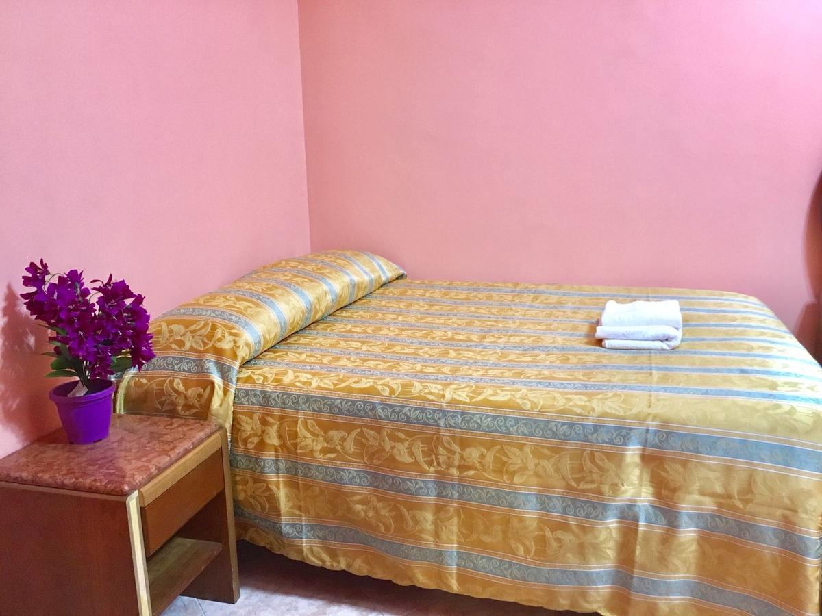 Roma Guest House Bagian luar foto