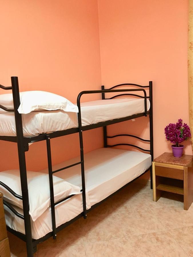 Roma Guest House Bagian luar foto