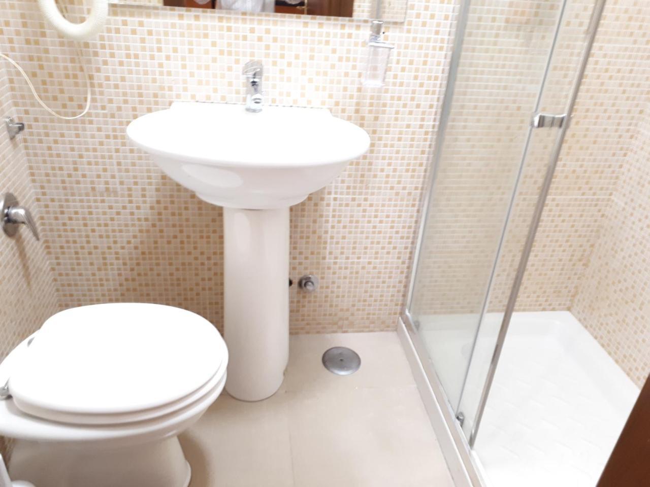 Roma Guest House Bagian luar foto
